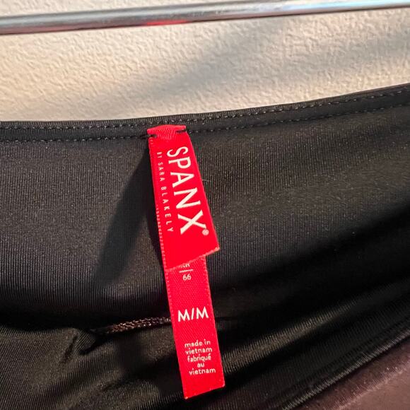 SPANX Wine Colored Faux Leather Leggings Size M - Picture 4 of 7